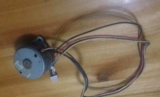 أجزاء أجهزة الصراف الآلي وينكور نيكسدورف TP07 طابعة ورق تغذية المحرك PN 1750061881