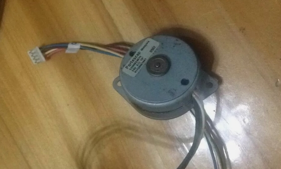 أجزاء أجهزة الصراف الآلي وينكور نيكسدورف TP07 طابعة ورق تغذية المحرك PN 1750061881